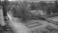 Příjezdová cesta k zámku