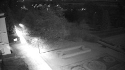 Příjezdová cesta k zámku