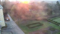 Příjezdová cesta k zámku