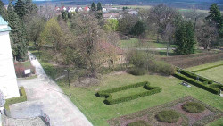 Příjezdová cesta k zámku