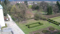 Příjezdová cesta k zámku