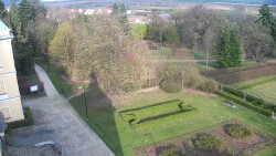 Příjezdová cesta k zámku