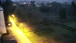 Příjezdová cesta k zámku