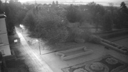 Příjezdová cesta k zámku