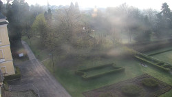 Příjezdová cesta k zámku