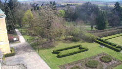 Příjezdová cesta k zámku