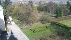 Příjezdová cesta k zámku