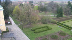 Příjezdová cesta k zámku