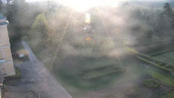 Příjezdová cesta k zámku