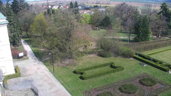 Příjezdová cesta k zámku