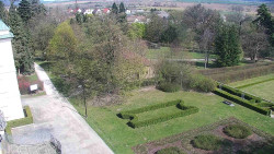 Příjezdová cesta k zámku