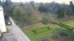 Příjezdová cesta k zámku