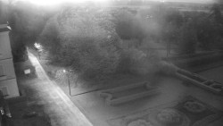 Příjezdová cesta k zámku