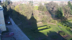 Příjezdová cesta k zámku