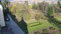 Příjezdová cesta k zámku