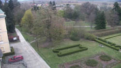 Příjezdová cesta k zámku