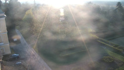 Příjezdová cesta k zámku