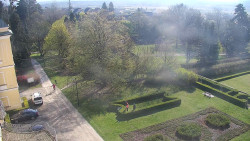 Příjezdová cesta k zámku