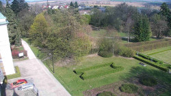 Příjezdová cesta k zámku