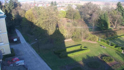 Příjezdová cesta k zámku