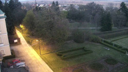 Příjezdová cesta k zámku