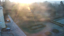 Příjezdová cesta k zámku