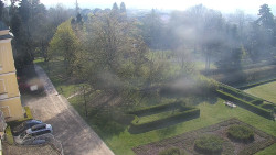 Příjezdová cesta k zámku