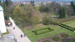 Příjezdová cesta k zámku