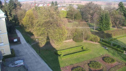 Příjezdová cesta k zámku