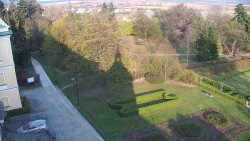 Příjezdová cesta k zámku