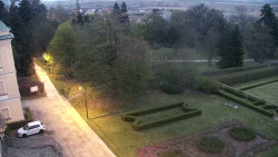 Příjezdová cesta k zámku