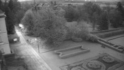 Příjezdová cesta k zámku