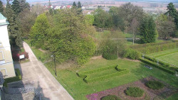 Příjezdová cesta k zámku