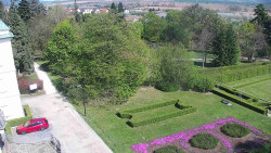 Příjezdová cesta k zámku