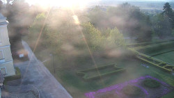 Příjezdová cesta k zámku