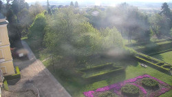 Příjezdová cesta k zámku