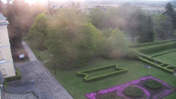 Příjezdová cesta k zámku