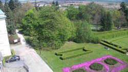 Příjezdová cesta k zámku