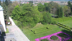 Příjezdová cesta k zámku