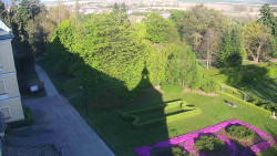 Příjezdová cesta k zámku