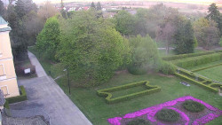 Příjezdová cesta k zámku