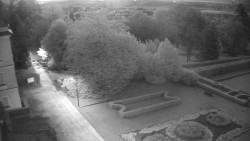 Příjezdová cesta k zámku