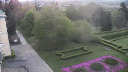 Příjezdová cesta k zámku