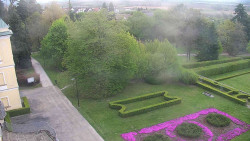 Příjezdová cesta k zámku