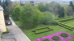 Příjezdová cesta k zámku