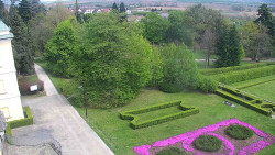 Příjezdová cesta k zámku