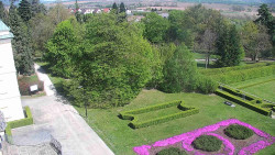 Příjezdová cesta k zámku