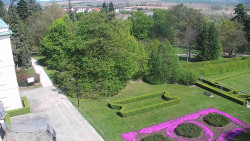 Příjezdová cesta k zámku