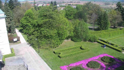 Příjezdová cesta k zámku