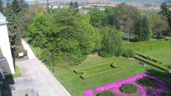 Příjezdová cesta k zámku